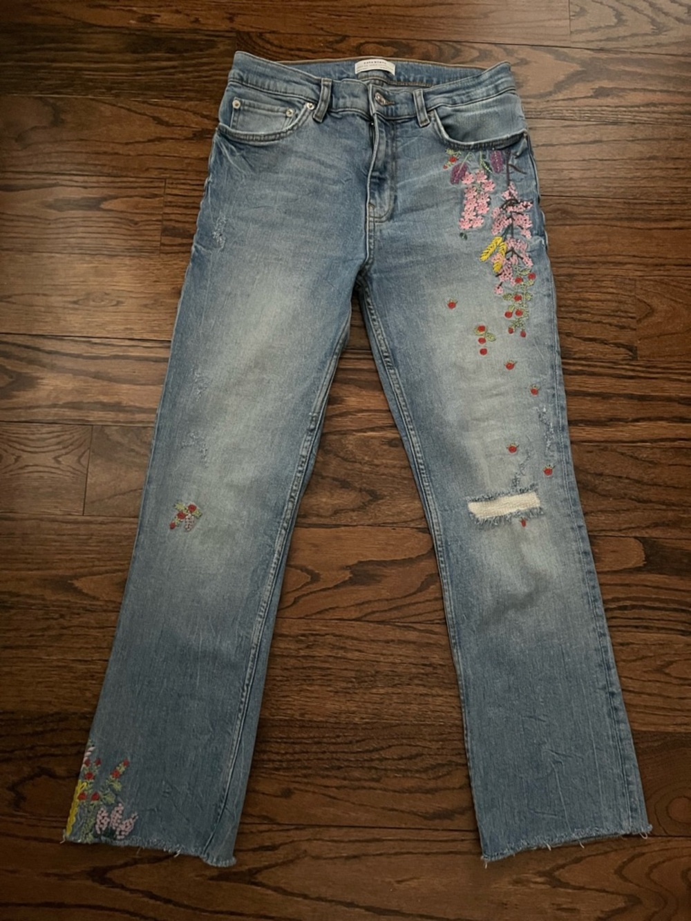 Zara Light Blue Cropped Jeans with Embroidered Floral Detail